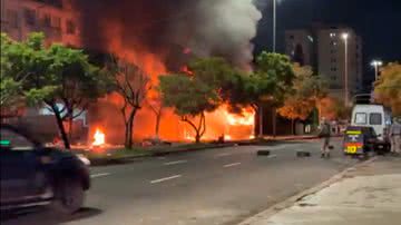 Ônibus são incendiados em Porto Alegre - Foto: Reprodução/Redes Sociais