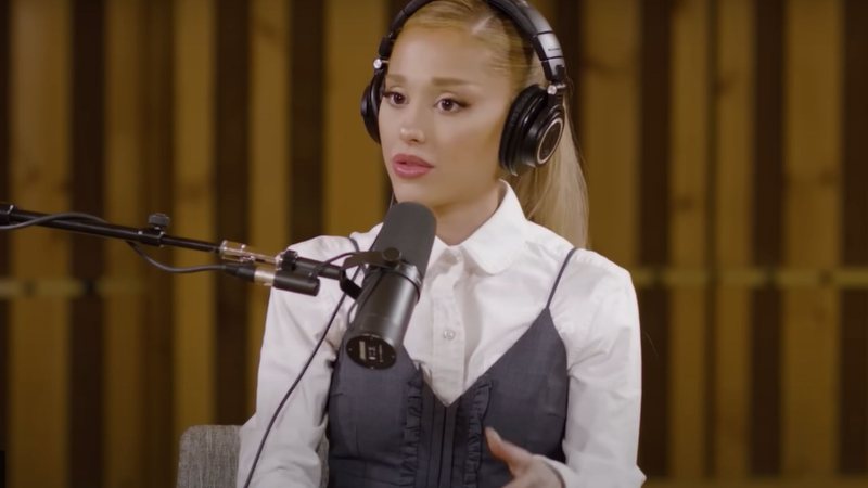 Ariana Grande no podcast Podcrushed - Reprodução/YouTube