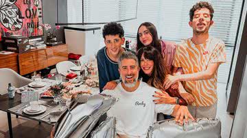 Marcos Mion com a família na comemoração dos 45 anos - Reprodução/Instagram