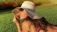 A atriz mostrou que está com tudo ao compartilhar um clique tomando banho de sol no gramado; confira! - Reprodução/Instagram