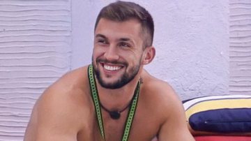 BBB21: Na reta final, Arthur cai na graça do público e conquista 2 milhões de seguidores nas redes sociais - Reprodução/TV Globo