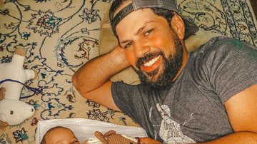 Filho de Sorocaba surge com sorrisão banguela e explode o fofurômetro na web: “Coisa mais fofa” - Reprodução/Instagram