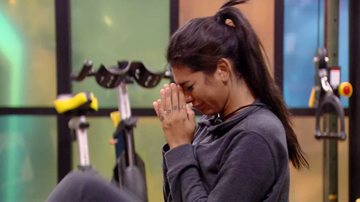Pocah chora sozinha em dia de eliminação - Reprodução / TV Globo