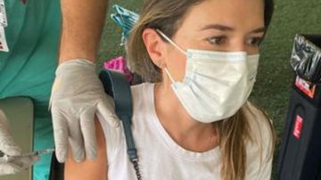 Aos 40 anos, Rebeca Abravanel recebe segunda dose da vacina contra Covid-10 nos Estados Unidos - Reprodução/Instagram