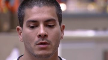 BBB22: Arthur cita momento mais difícil na casa e se emociona: "Chorei com ele" - Reprodução / TV Globo