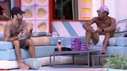 Paulo André e Pedro Scooby tiveram uma pequena discussão na área externa da casa no BBB22 - Reprodução/TV Globo
