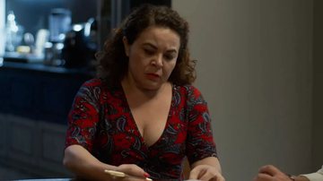 Após humilhar a rival, Valdirene assina o divórcio e deixa Odaílson livre para Deusa; confira o que vai rolar na novela das 7 - Reprodução/TV Globo