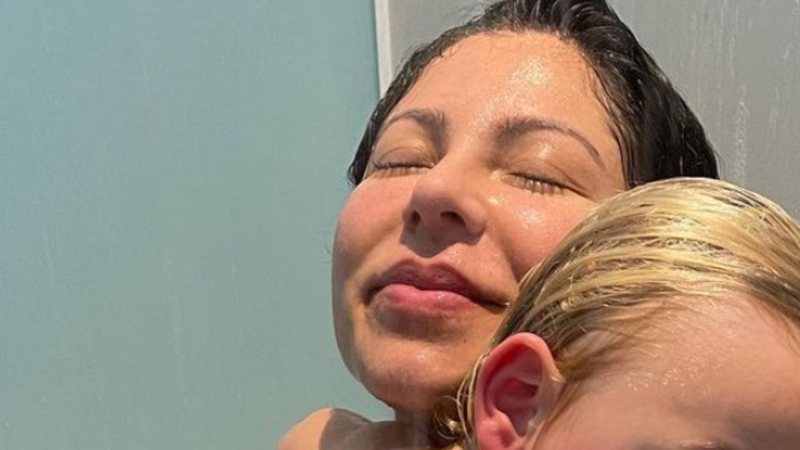 Realizada, esposa de Thammy Miranda compartilha banho com o filho, Bento: "Meu pedacinho" - Reprodução/Instagram