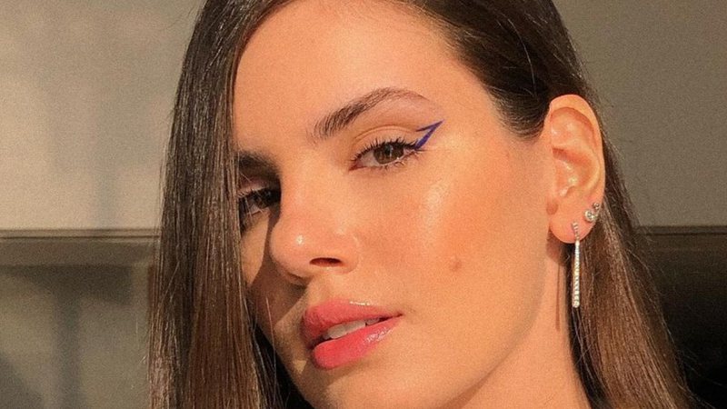 Camila Queiroz revela timidez ao ver cenas picantes que protagonizou em ‘Verdades Secretas’: “Fico acanhada” - Reprodução/Instagram