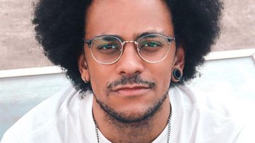 Ex-BBB João Luiz Pedrosa desabafa sobre pesos e medidas do racismo - Reprodução/Instagram/Chico Caju