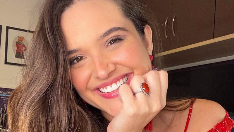 Juliana Paiva renova os cabelos - Reprodução / Instagram