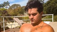 Só de cueca, Luan Santana ostenta corpo definidíssimo de pernas abertas e deixa fãs atiçados: "Tá assanhado" - Reprodução/Instagram