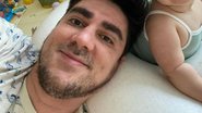 Marcelo Adnet banca o 'papai babão' em clique e sorrisão banguela da filha rouba a cena: "Eu e ela" - Reprodução/Instagram