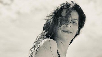 Aos 35 anos, Michelle Batista dispensa edições e dá close no bumbum em dia de praia: "Quanta abundância!" - Reprodução/Instagram