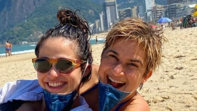 Nanda Costa vai de biquíni à praia pela primeira vez durante a gestação: "Que barrigão gigante!" - Reprodução/Instagram