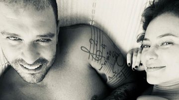 Paolla Oliveira instiga a imaginação dos fãs com clique na cama com Diogo Nogueira: "Isso é hora?" - Reprodução/Instagram