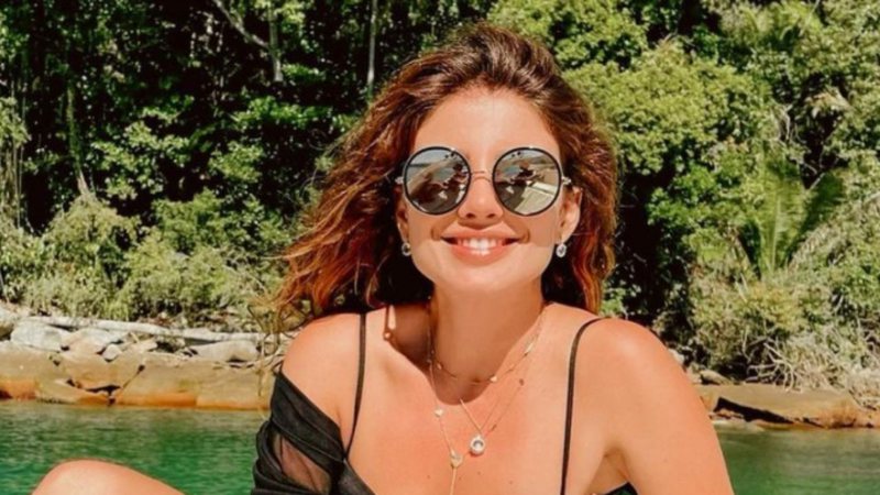Aos 36 anos, Paula Fernandes posa de biquíni em passeio de barco: "Bela, magra e sarada!" - Reprodução/Instagram