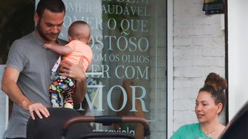Fofura! Fabíula Nascimento e Emílio Dantas interrompem almoço para ninar os gêmeos - Reprodução/Instagram