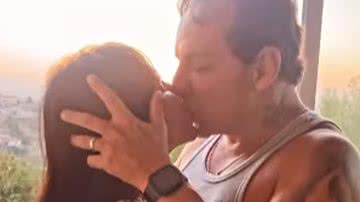 Gretchen troca beijos quentes com o marido e fãs reagem - Reprodução/Instagram