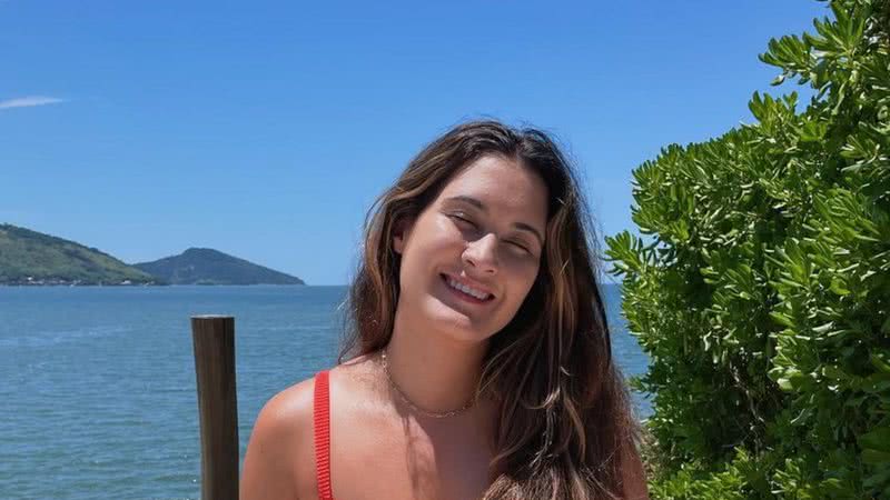 Filha de Fátima Bernardes exibe corpo definido em clique de biquíni - Instagram