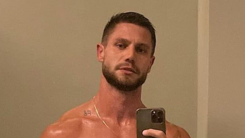 Molhado de suor, ex-BBB Jonas Sulzbach dá zoom em abdômen trincado: "Gostoso" - Reprodução/Instagram