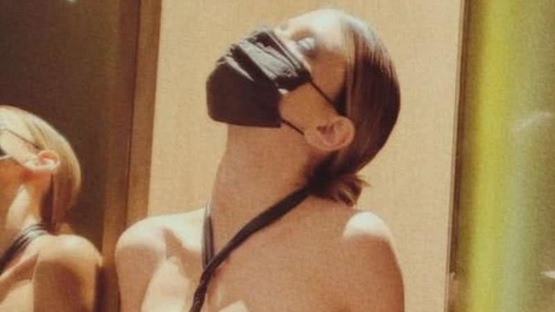 Magérrima, Vitória Strada levanta vestido e quase deixa lingerie escapar: "Deusa" - Reprodução/Instagram
