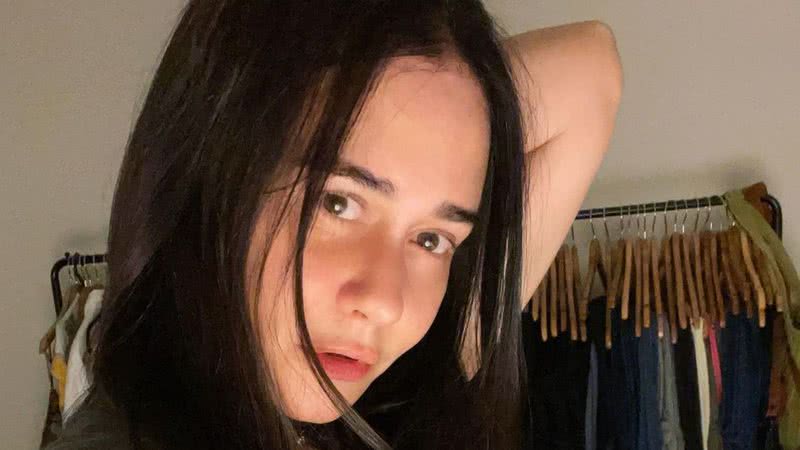 Alessandra Negri posa sem sutiã e atiça fãs com sensualidade: "Sexy" - Reprodução/Instagram