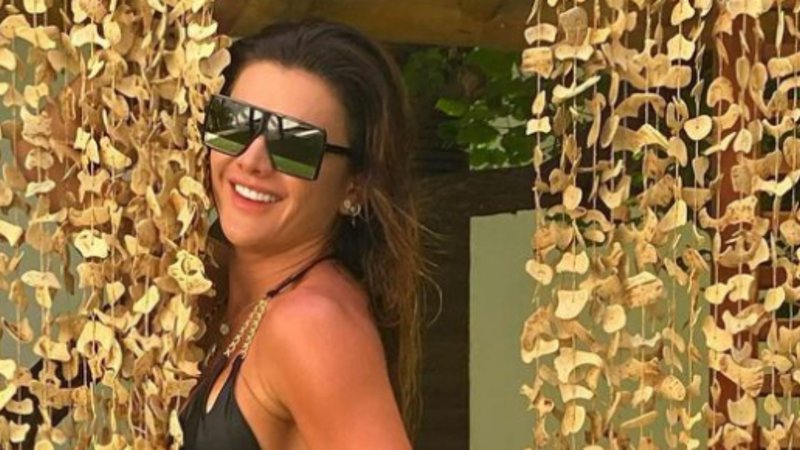 Mirella Santos posa de fio-dental - Reprodução/TV Globo