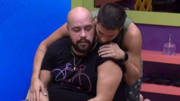 BBB22: Abalado, Tiago Abravanel faz promessa inesperada a Arthur Aguiar: "Sempre" - Reprodução/TV Globo
