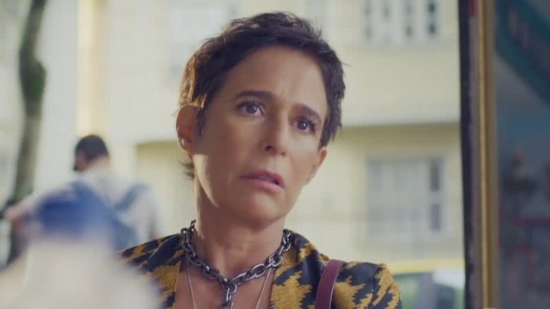 Em um encontro com o amado, Rebeca se revolta com confusão de amiga do rapaz; confira o que vai rolar na trama das 9 - Reprodução/TV Globo