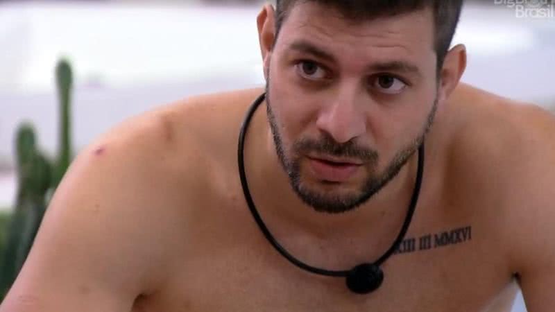 Caio diz que não gosta de ver a esposa dançar forró com outros homens - Reprodução/TV Globo