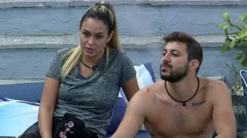 BBB21: Em atitude desesperada, Sarah combina votos com Gil e Caio para se salvar: "Fechar três votos" - Reprodução/TV Globo