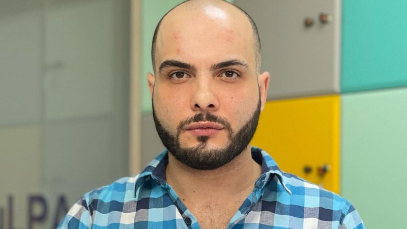 Ex-BBB Mahmoud Baydoun dá dica pra fazer sexo na praia e leva invertida - Instagram
