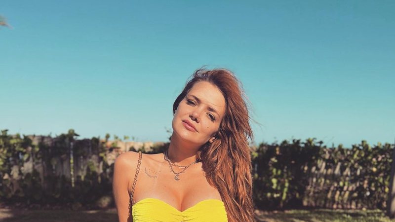 Ex-BBB Marcela Mc Gowan puxa biquíni fio-dental no limite e fãs babam - Instagram