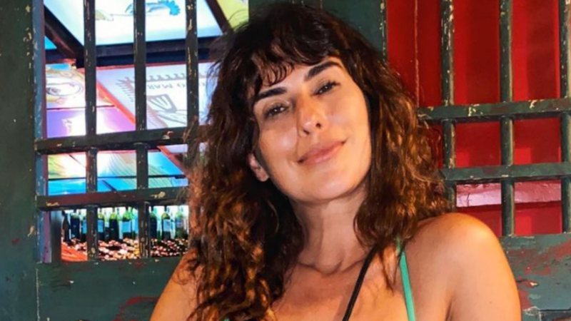 Fernanda Paes Leme, dispensa sutiã e surge com vestido de cetim: "Deusa" - Reprodução/Instagram