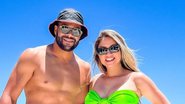 Só de biquíni, esposa de Hulk Paraíba mostra barrigão de grávida em passeio de barco - Reprodução/Instagram