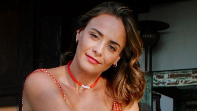 Aos 41 anos, Juliana Silveira posa de biquíni e gera comoção: "Maravilhosa" - Reprodução/Instagram