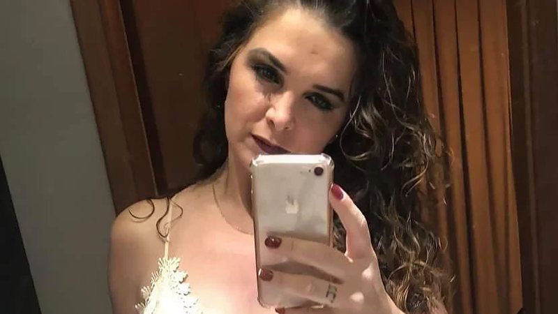 Luiza Ambiel elege lingerie de rendinha e decote profundo rouba cena: "Delícia" - Reprodução/Instagram