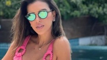 Mariana Rios posa de biquíni fio-dental e barriga vira assunto: "É real?" - Reprodução/Instagram
