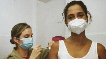 Camila Pitanga completa imunização contra Covid-19 com segunda dose e faz apelo: "Tem gente deixando passar" - Reprodução/Instagram