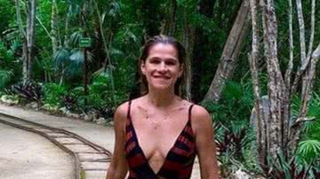 Em viagem de férias, Ingrid Guimarães aparece só de maiô na natureza e faz reflexão: "Seguir em frente" - Reprodução/Instagram