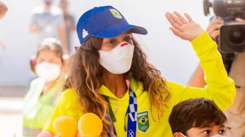 Não quis? Rayssa Leal se nega a tirar fotos com políticos locais ao chegar em sua cidade natal, no Maranhão - Reprodução/Instagram