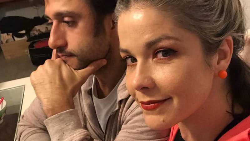 Samara Felippo surge no maior chamego e troca carícias com o marido em registros íntimos: "Meu amor" - Reprodução/Instagram