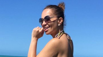 Aos 46, Solange Almeida exibe flacidez, celulites e estrias e dispara: "Beleza acaba, mas e o caráter?" - Reprodução/Instagram