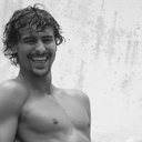 Bruno Montaleone posa só de cueca e volume indiscreto incendeia web: “Mangueira” - Instagram
