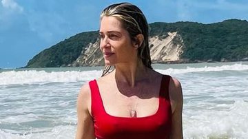 Aos 49 anos, Leticia Spiller mostra corpão de biquíni na praia - Reprodução/Instagram