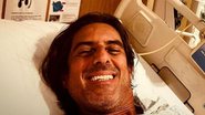 Diretor da Globo surge confiante em cama de hospital após lesão na coluna: "Enfermeiros são anjos" - Reprodução/Instagram