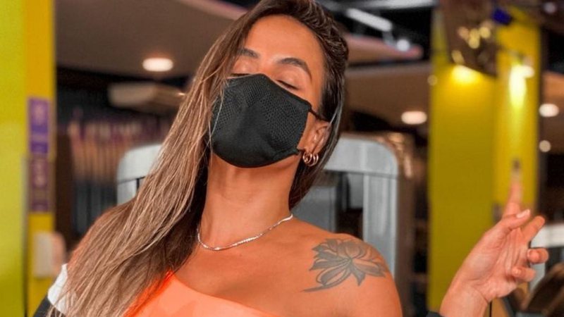 Fora de No Limite, Carol Peixinho posa na academia exibindo barriga sarada e arranca suspiros: "Belíssima" - Reprodução/Instagram