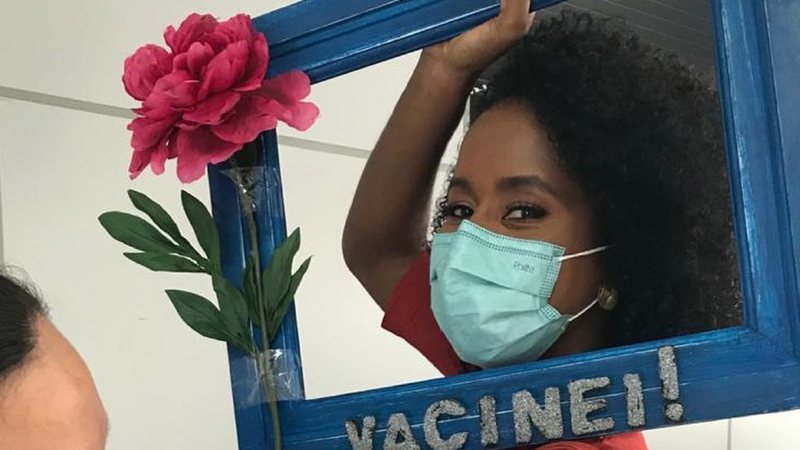 Maju Coutinho celebra primeira dose da vacina - Arquivo Pessoal
