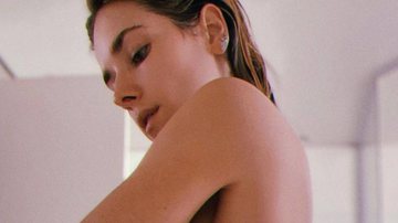 Pelada, Monique Alfradique deixa toalha escorregar, intimidade fica à mostra e web vai à loucura: "Muito sensual" - Reprodução/Instagram